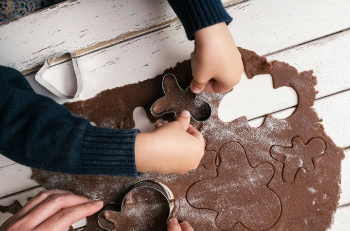 Easy Last Minute Christmas Crafts for when they’re bored or the power goes out.