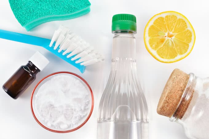 Essential oils in your kitchen – Tips from burnt food smells to degreasing