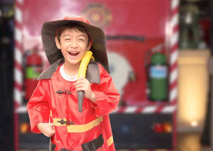 4 ways to foster vivid imagination & curiosity in your children